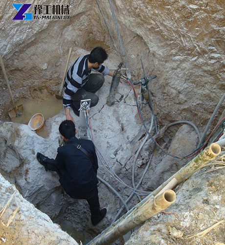 hydraulic stone splitter application